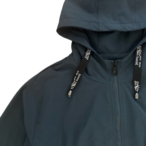 Zip-Up Hooded Woman’s Front Zip Lightweight Windbreaker Jacket,Navy Blue, Size M - Picture 8 of 13